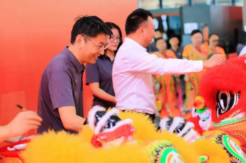 引领热泵行业新篇章！ 固德威旗下固德热空气能年产30万台世界级工厂正式投产(图11)